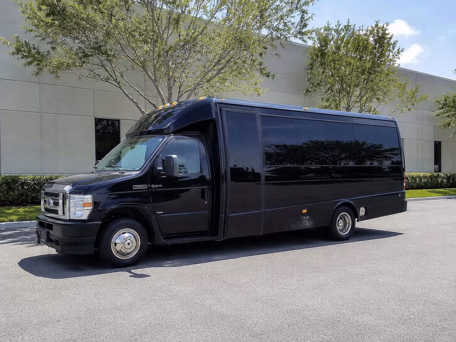 Cincinnati Airport Shuttle & Transportation party bus exterior