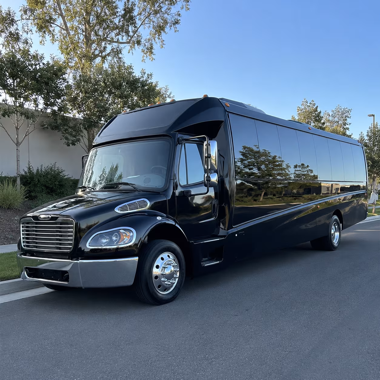 Cincinnati Corporate Transportation party bus exterior