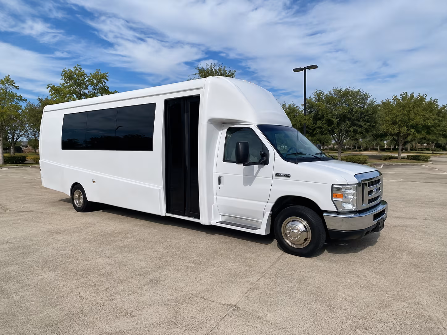 Cincinnati Winery Tour & Pub Crawl Transportation party bus exterior